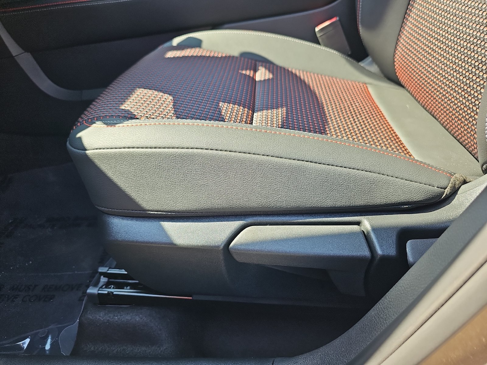 New 2027 Nissan Kicks SR w/ Cold Weather Package FWD image 32