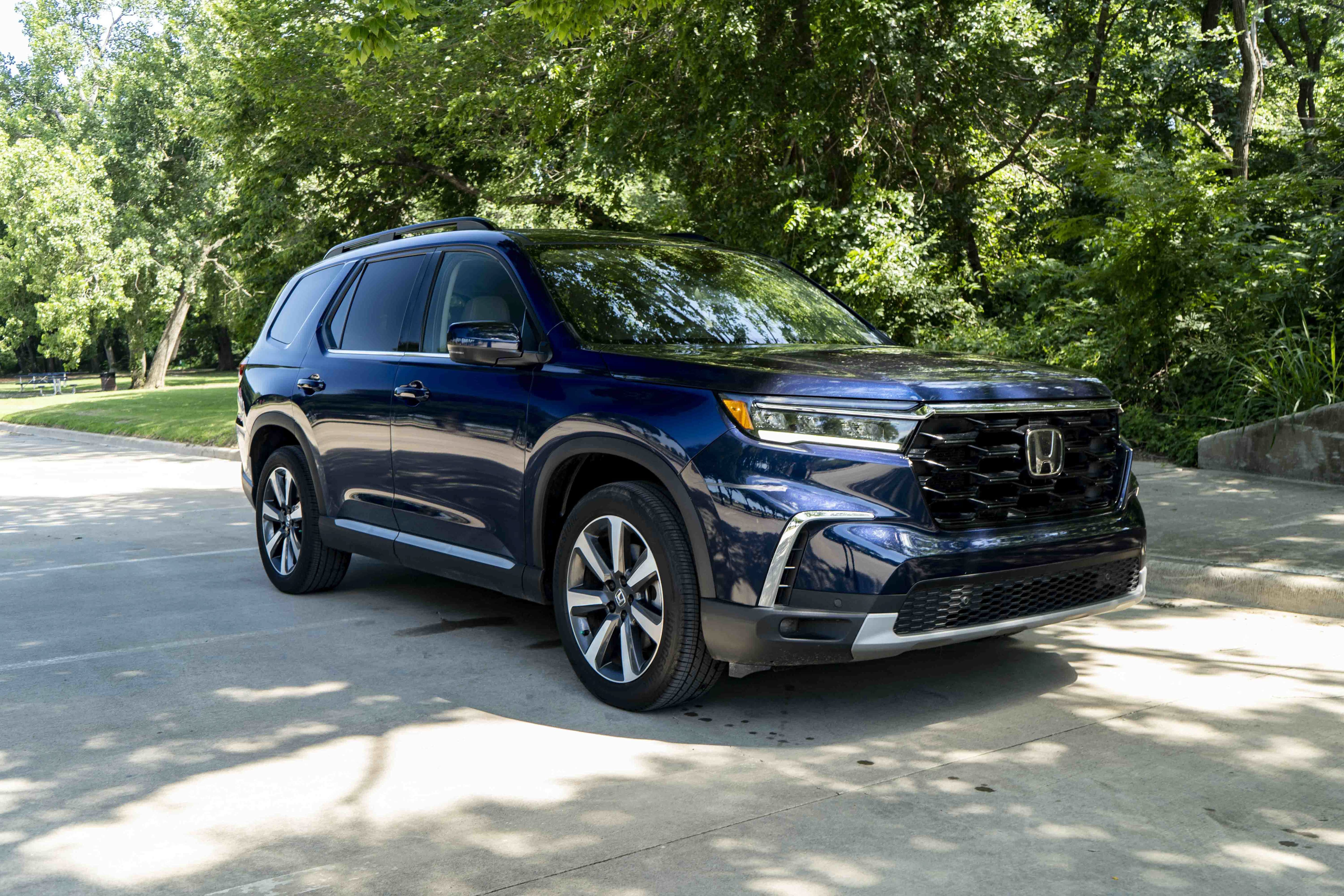 Certified 2024 Honda Pilot Touring image 2