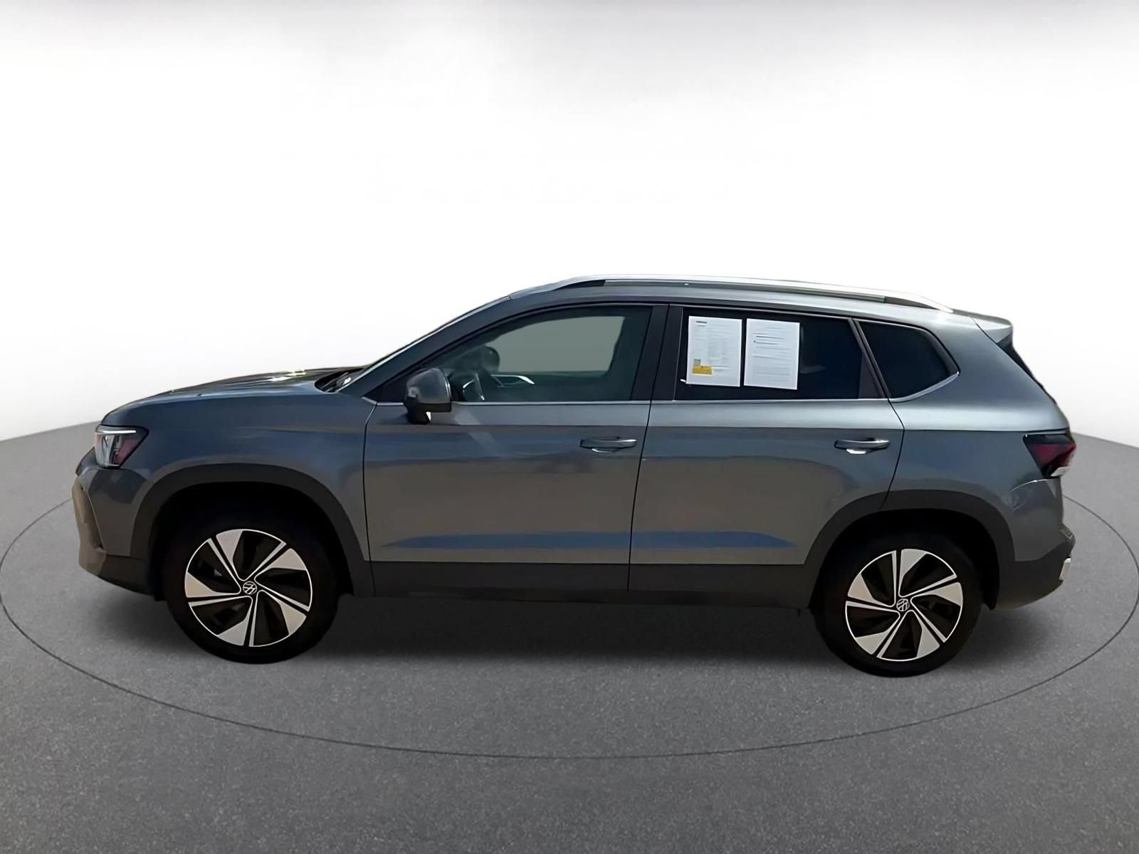 Used 2026 Volkswagen Taos SE AWD/4WD image 7
