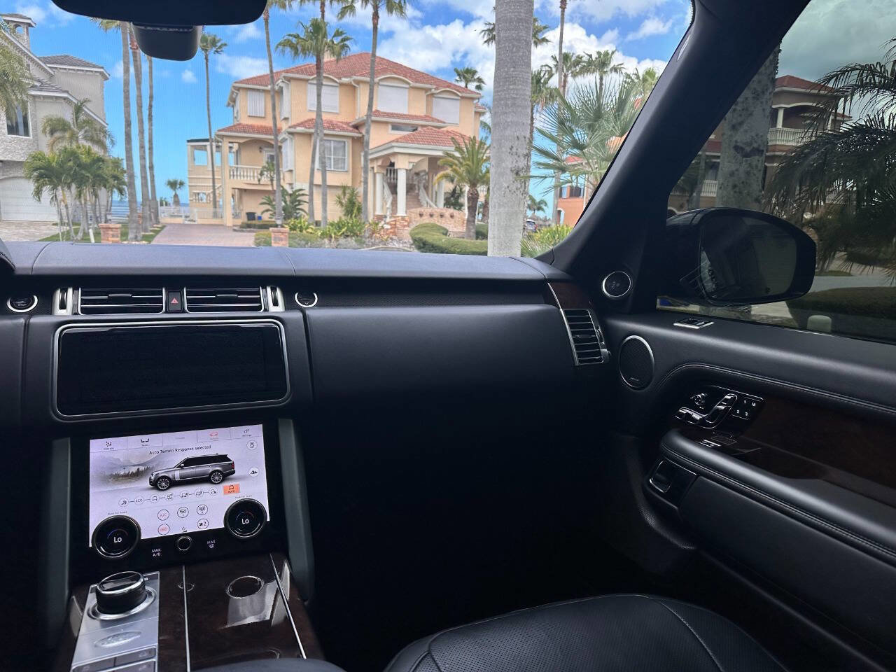 Used 2019 Land Rover Range Rover Long Wheelbase Supercharged image 59