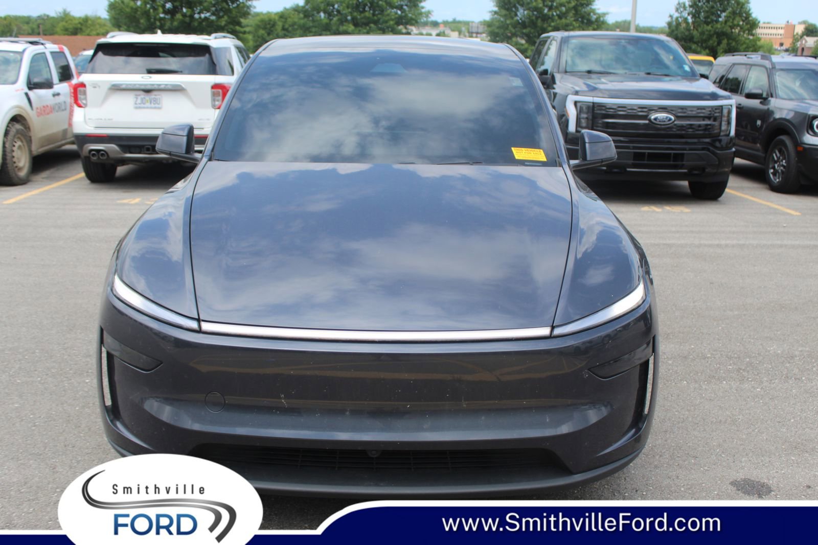 Used 2026 Tesla Model Y AWD image 1