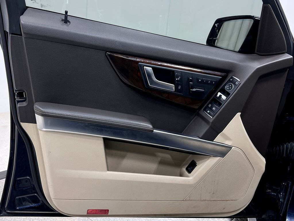 Used 2015 Mercedes-Benz GLK 350 4MATIC image 16