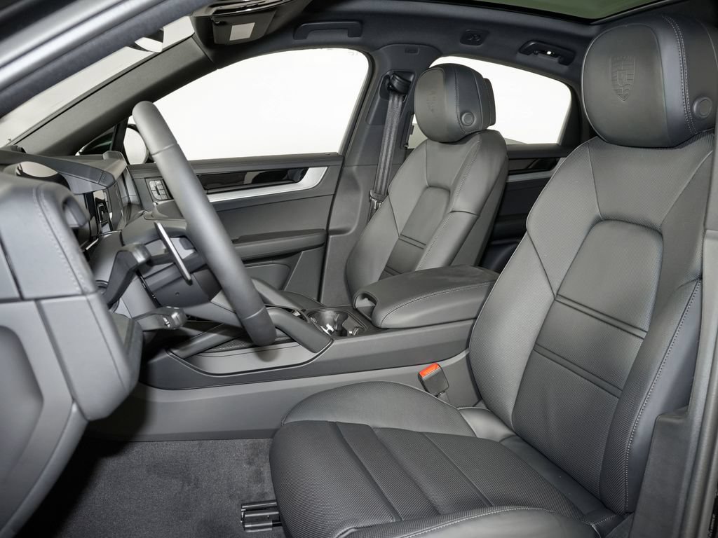 New 2026 Porsche Cayenne Coupe AWD/4WD image 5