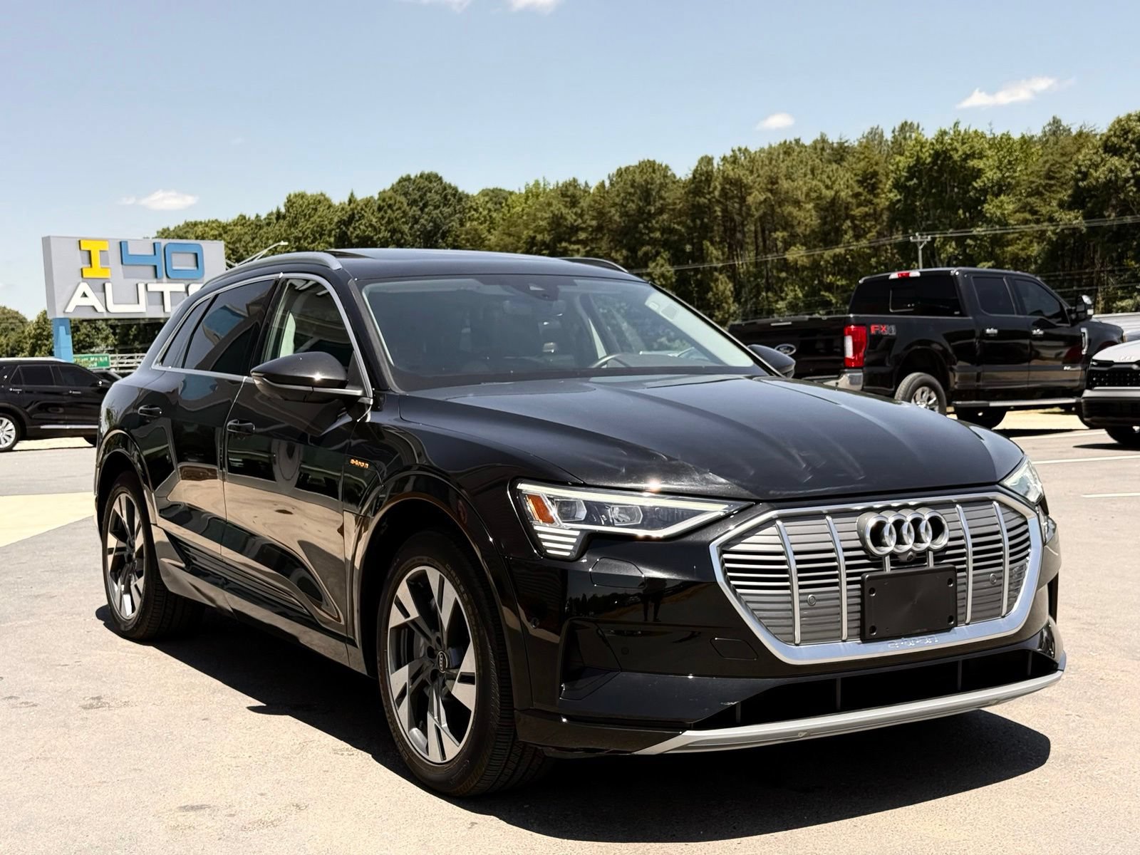 Used 2023 Audi e-tron Premium Plus w/ Premium Plus Package AWD/4WD image 9