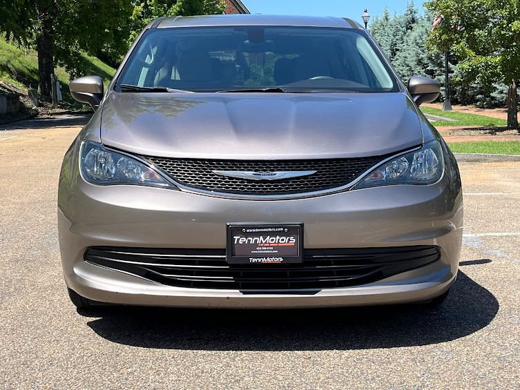 Used 2017 Chrysler Pacifica Touring FWD image 26