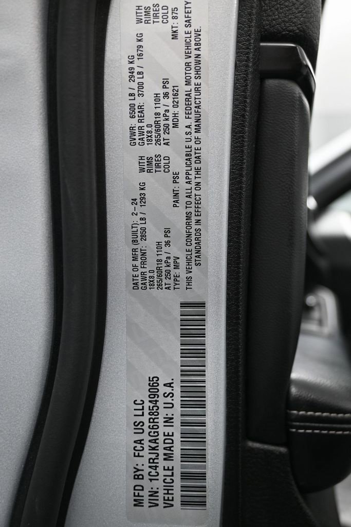 Used 2024 Jeep Grand Cherokee L Laredo image 43