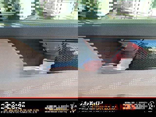 New 2025 Volkswagen Tiguan SE image 45