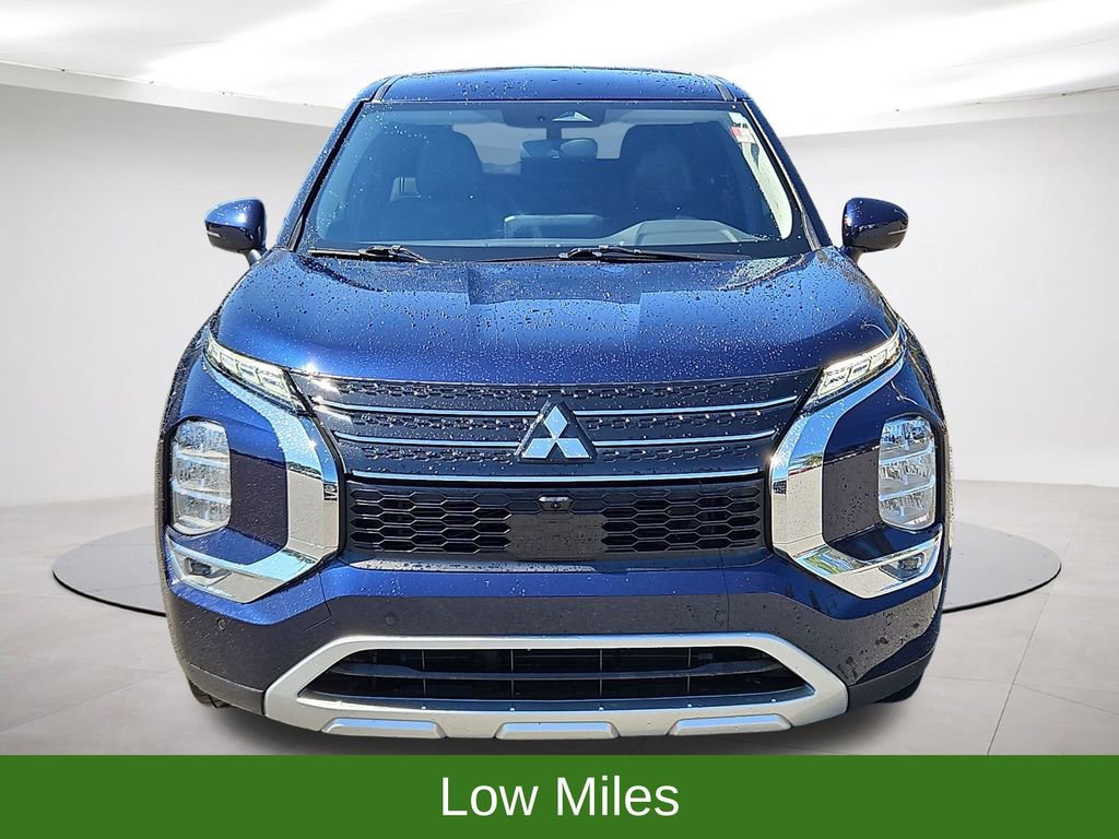 Used 2024 Mitsubishi Outlander SE video 2