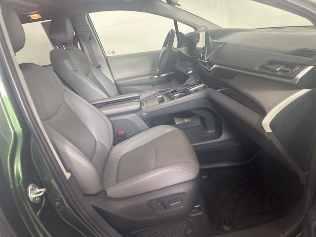 Used 2023 Toyota Sienna Limited AWD/4WD image 17