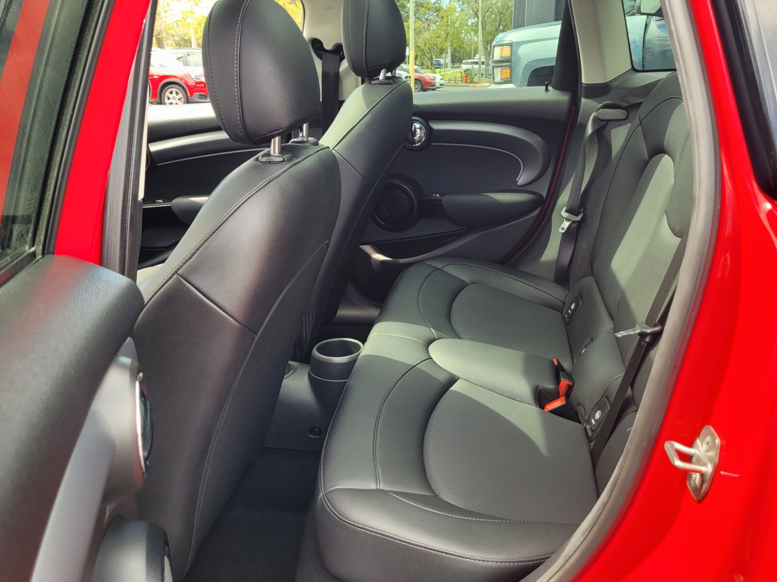 Used 2023 MINI Cooper 4-Door Hardtop image 11