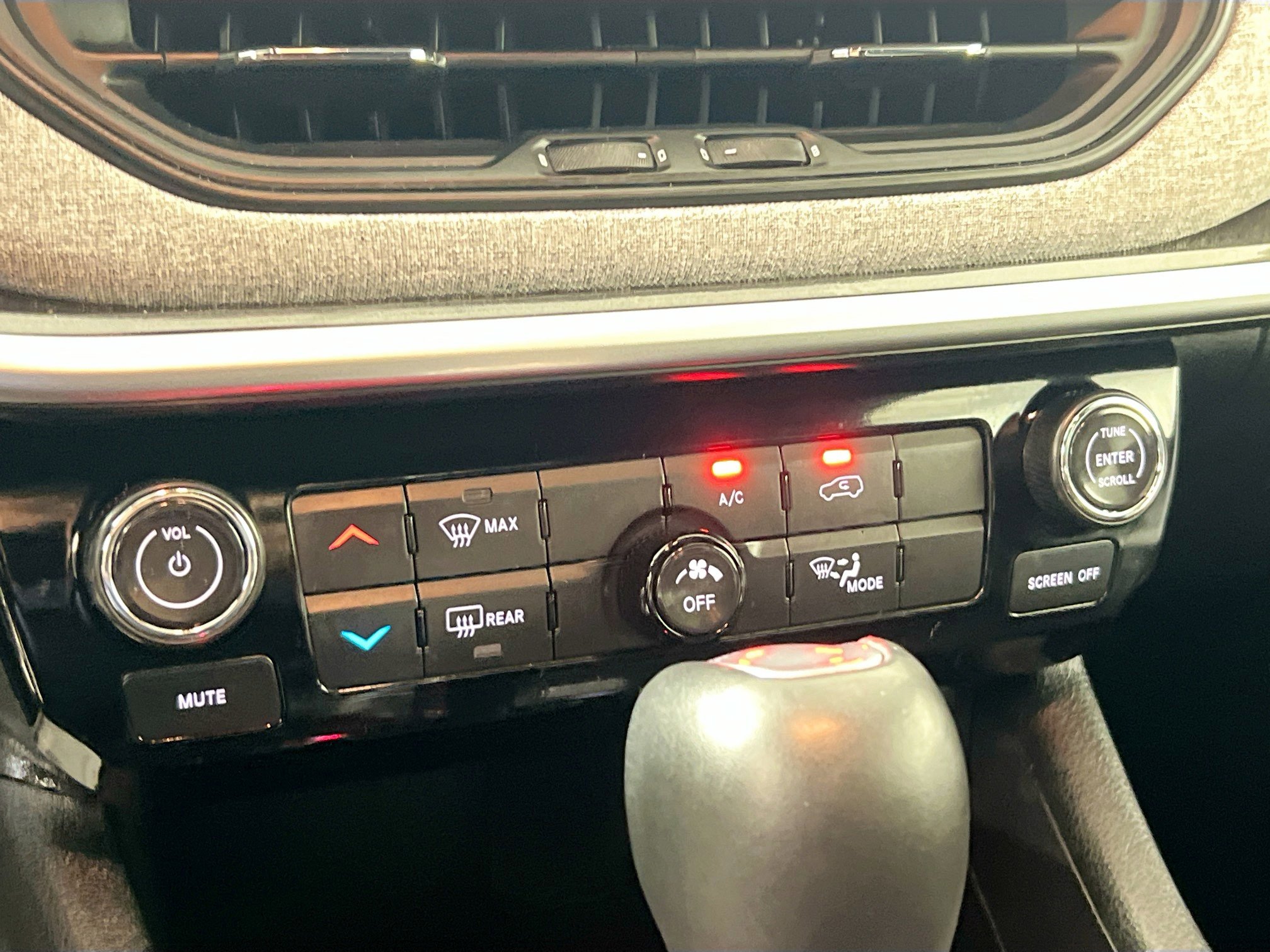 Used 2024 Jeep Compass Latitude image 26