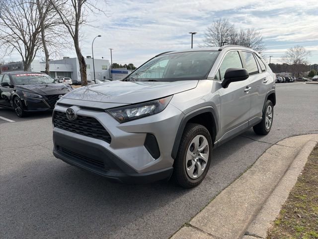 Used 2021 Toyota RAV4 LE image 3