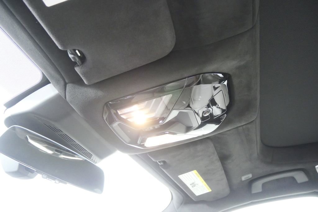 New 2026 BMW i7 xDrive60 w/ Executive Package image 20