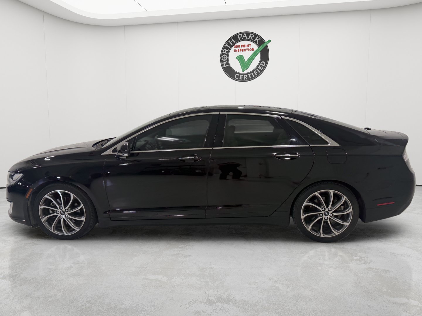 Used 2018 Lincoln MKZ Reserve w/ Magnetic Appearance Package AWD/4WD image 2
