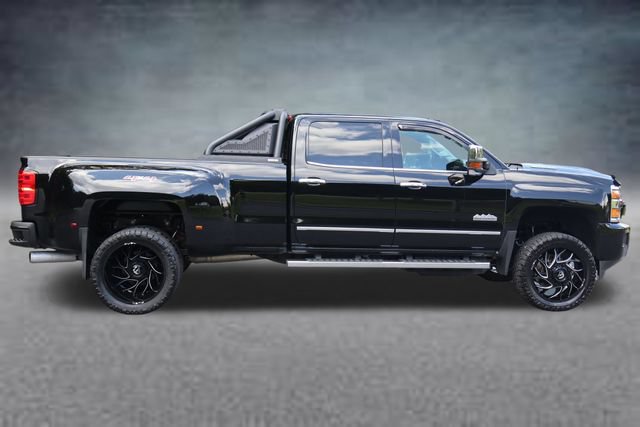 Used 2017 Chevrolet Silverado 3500 High Country w/ Duramax Plus Package AWD/4WD video 2