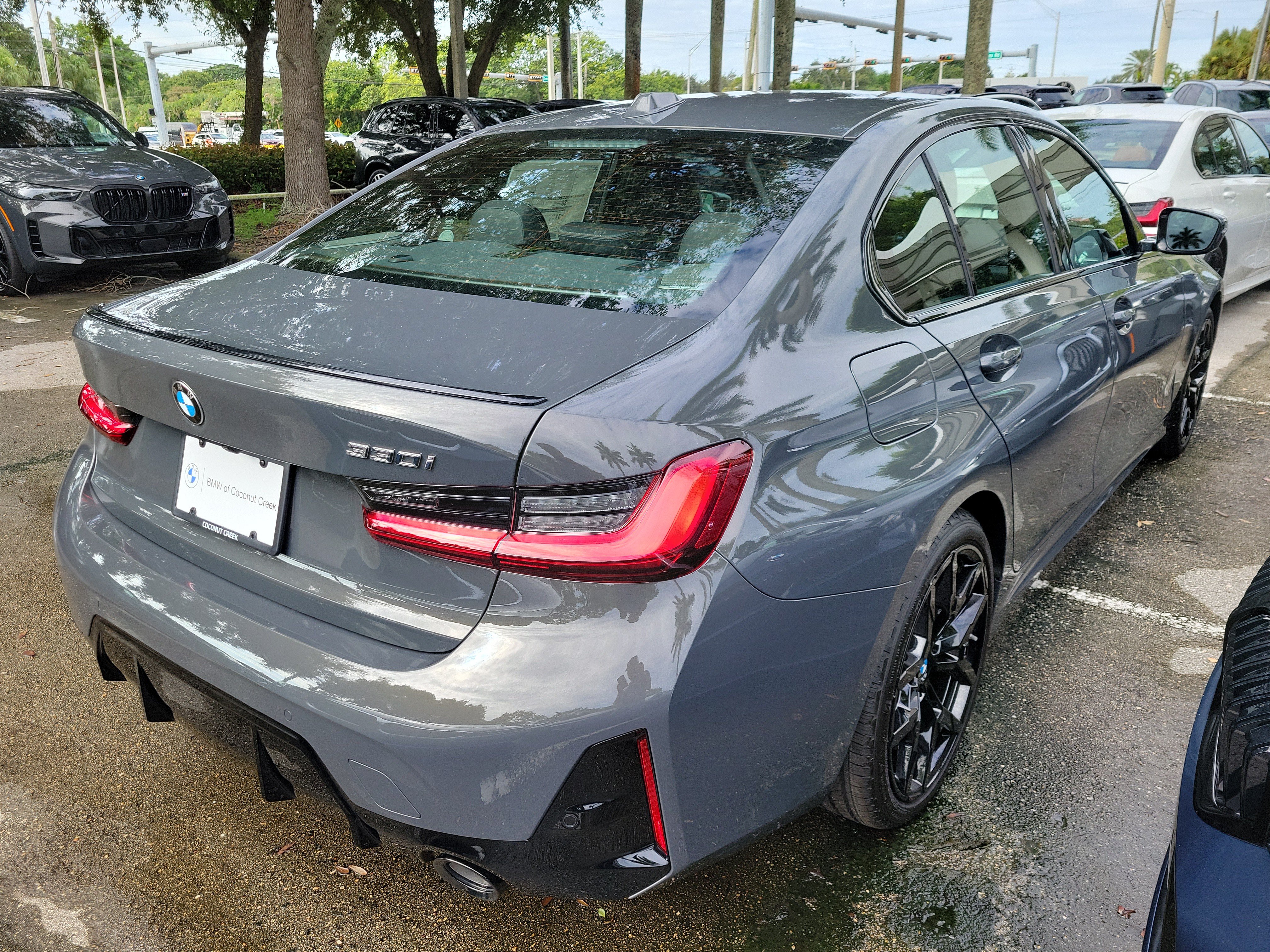 New 2026 BMW 330i Sedan w/ M Sport Package RWD image 4