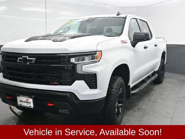 Used 2023 Chevrolet Silverado 1500 LT Trail Boss w/ Protection Package AWD/4WD image 2