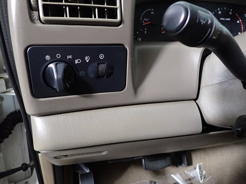 Used 2003 Ford F250 XL AWD/4WD image 19