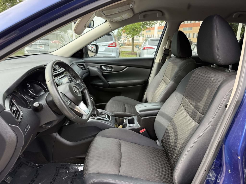 Used 2017 Nissan Rogue SV AWD/4WD image 13