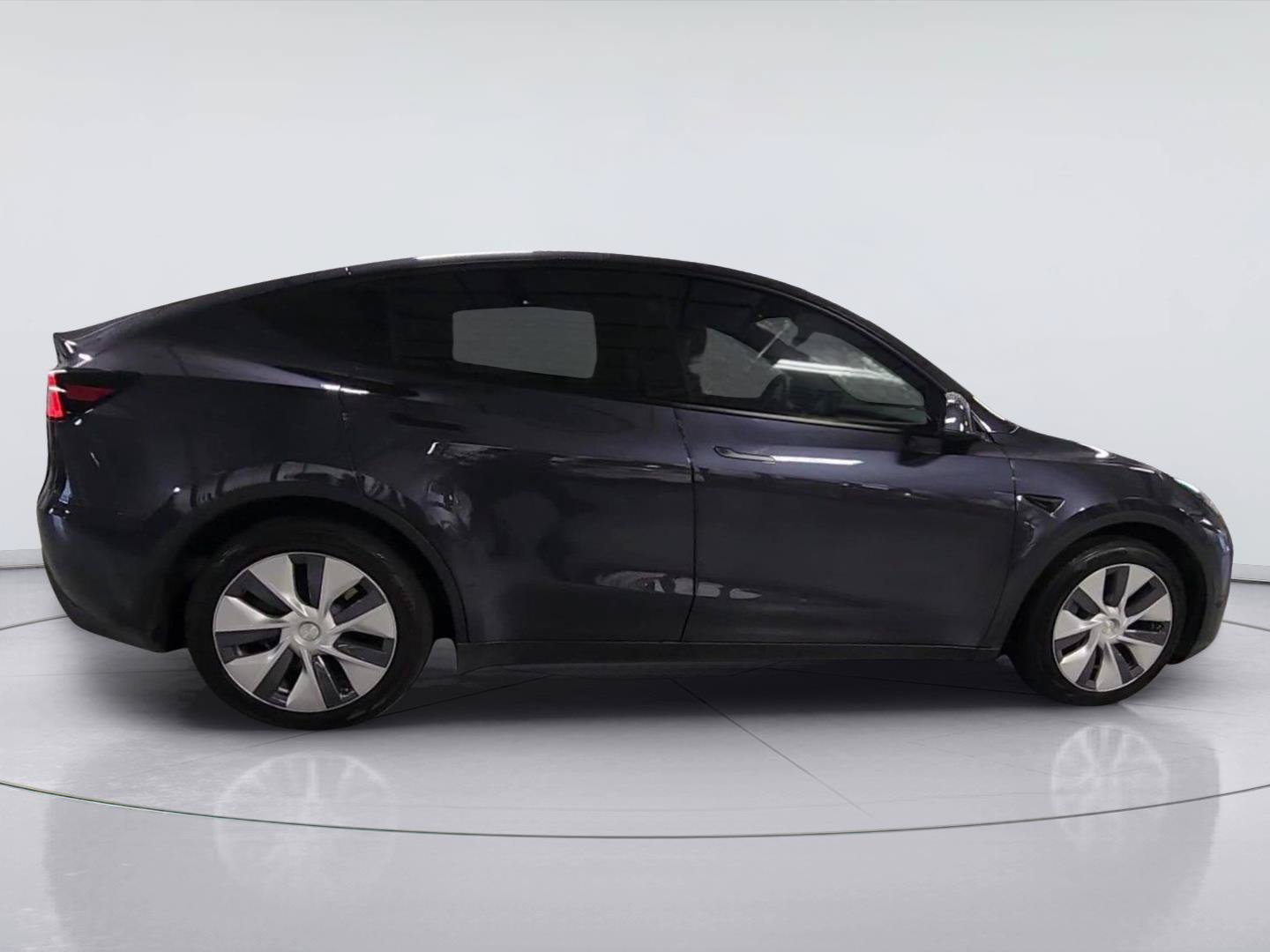 Used 2024 Tesla Model Y Long Range AWD/4WD image 9