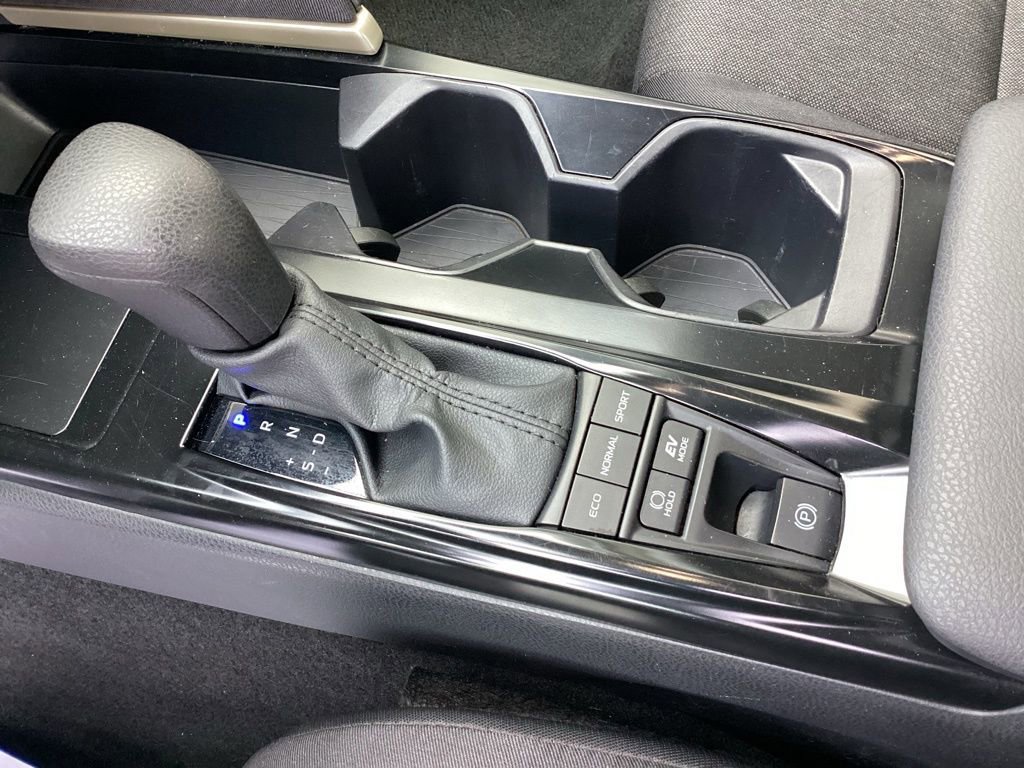 Used 2025 Toyota Camry LE FWD image 30