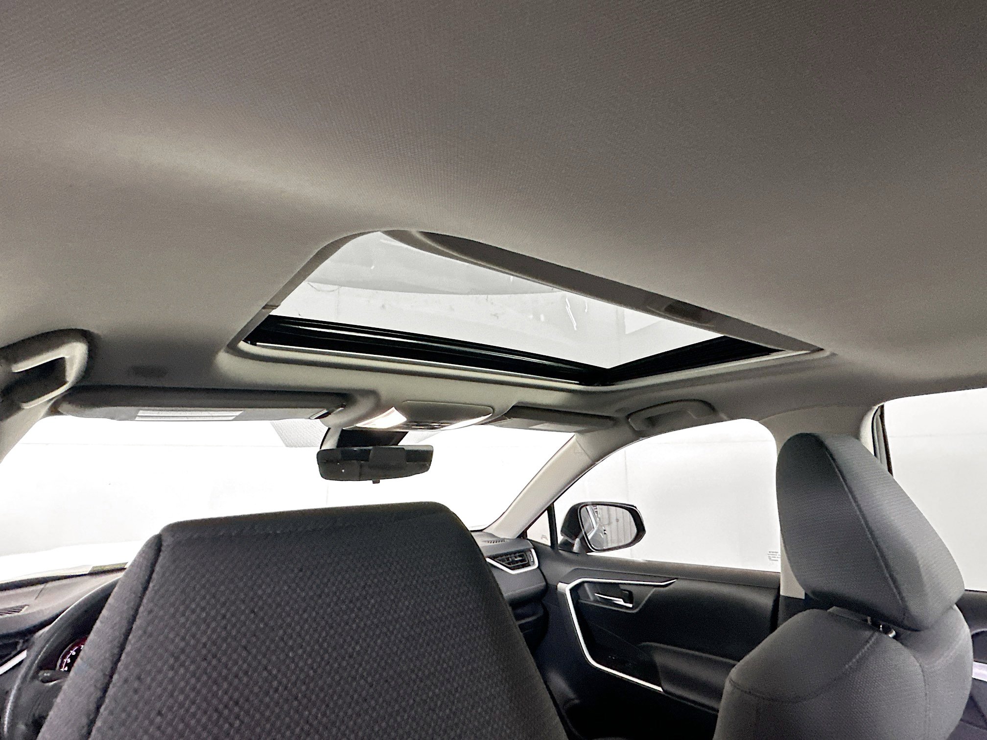 Used 2025 Toyota RAV4 XLE image 27