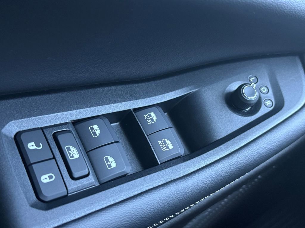 New 2026 Jeep Grand Cherokee Altitude image 12