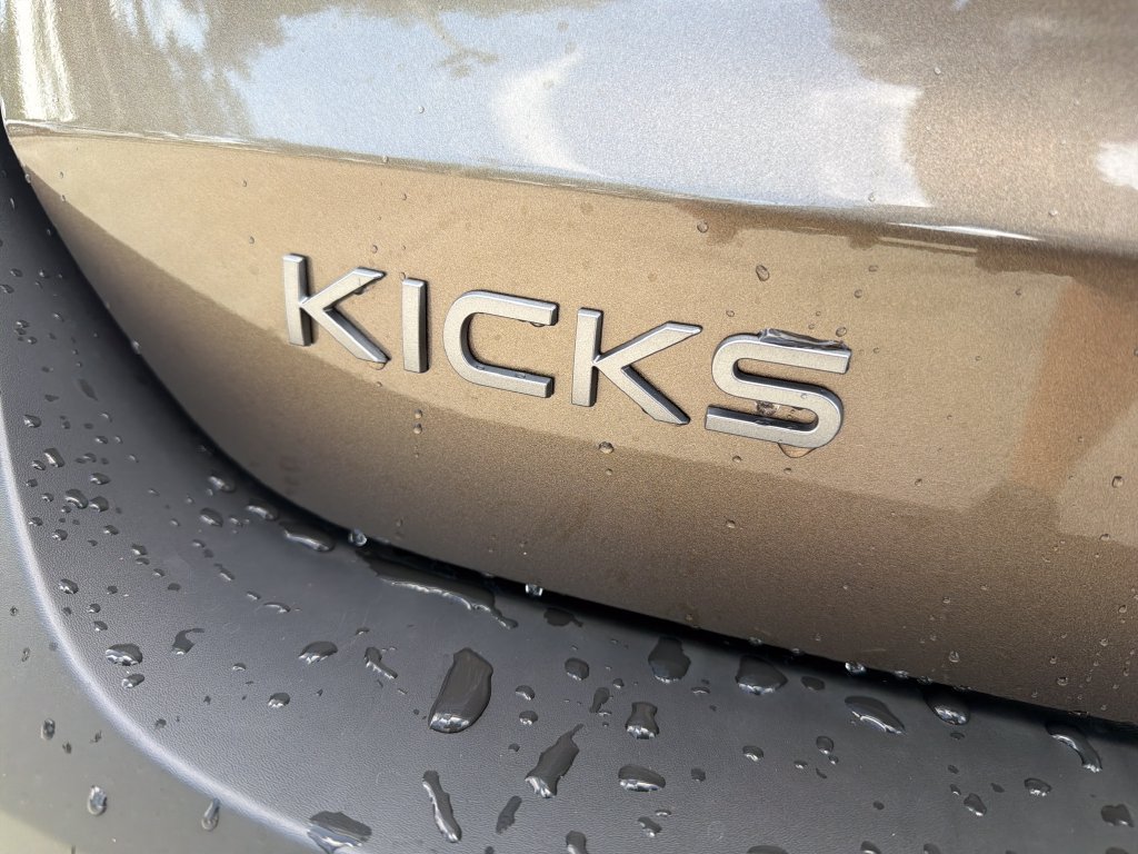 New 2026 Nissan Kicks SR FWD image 10