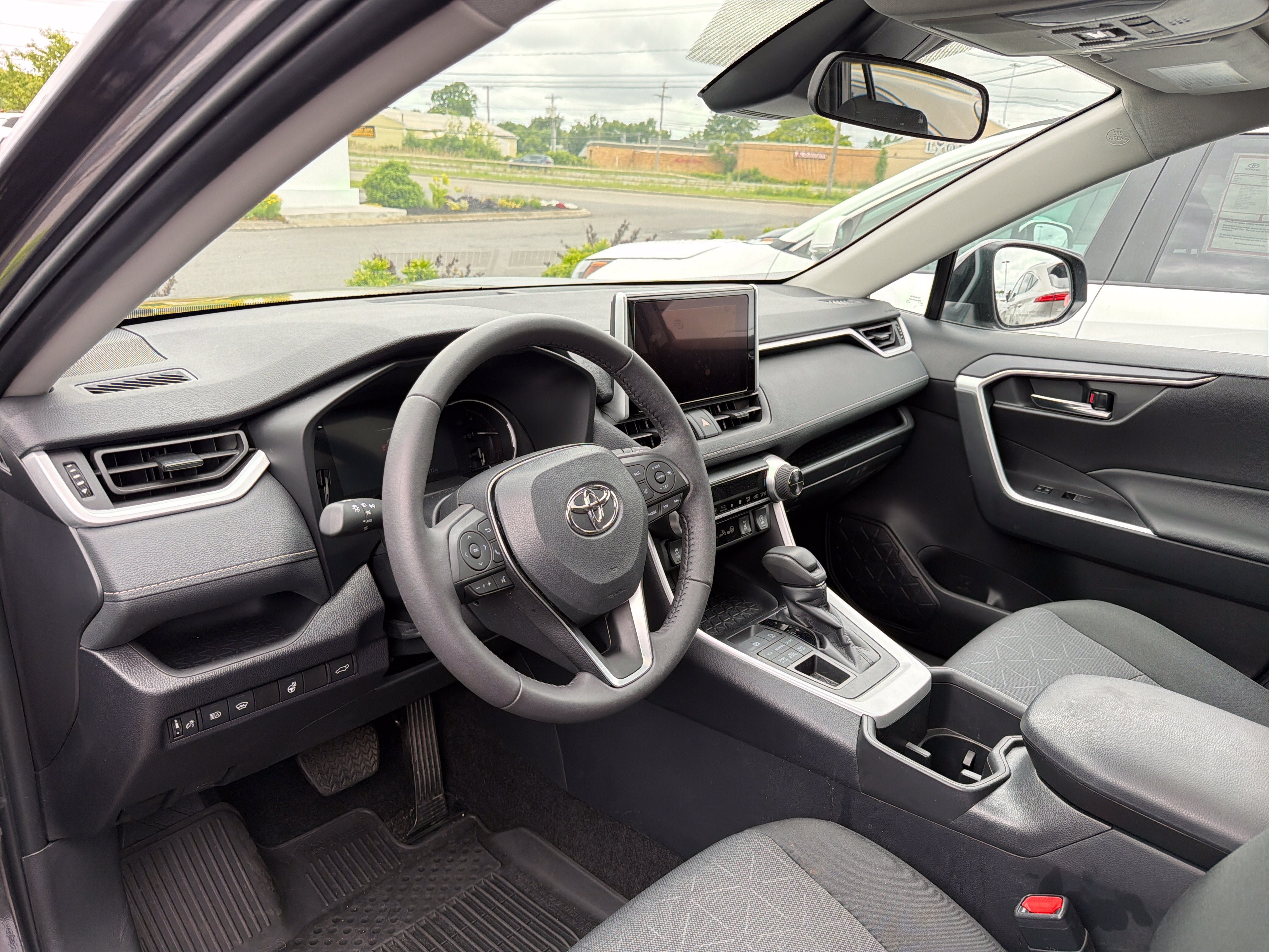 Used 2024 Toyota RAV4 XLE w/ Convenience Package AWD/4WD image 8