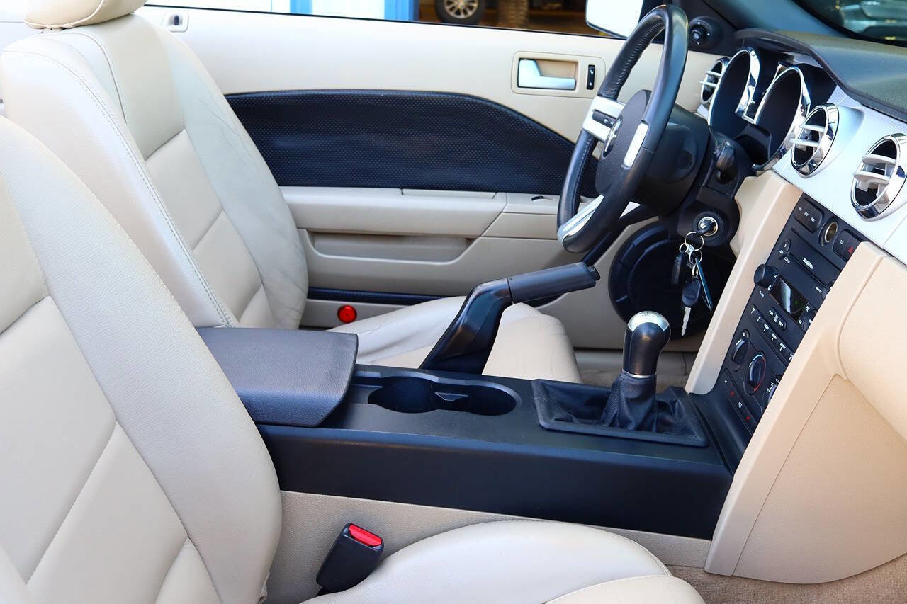 Used 2007 Ford Mustang Premium RWD image 30