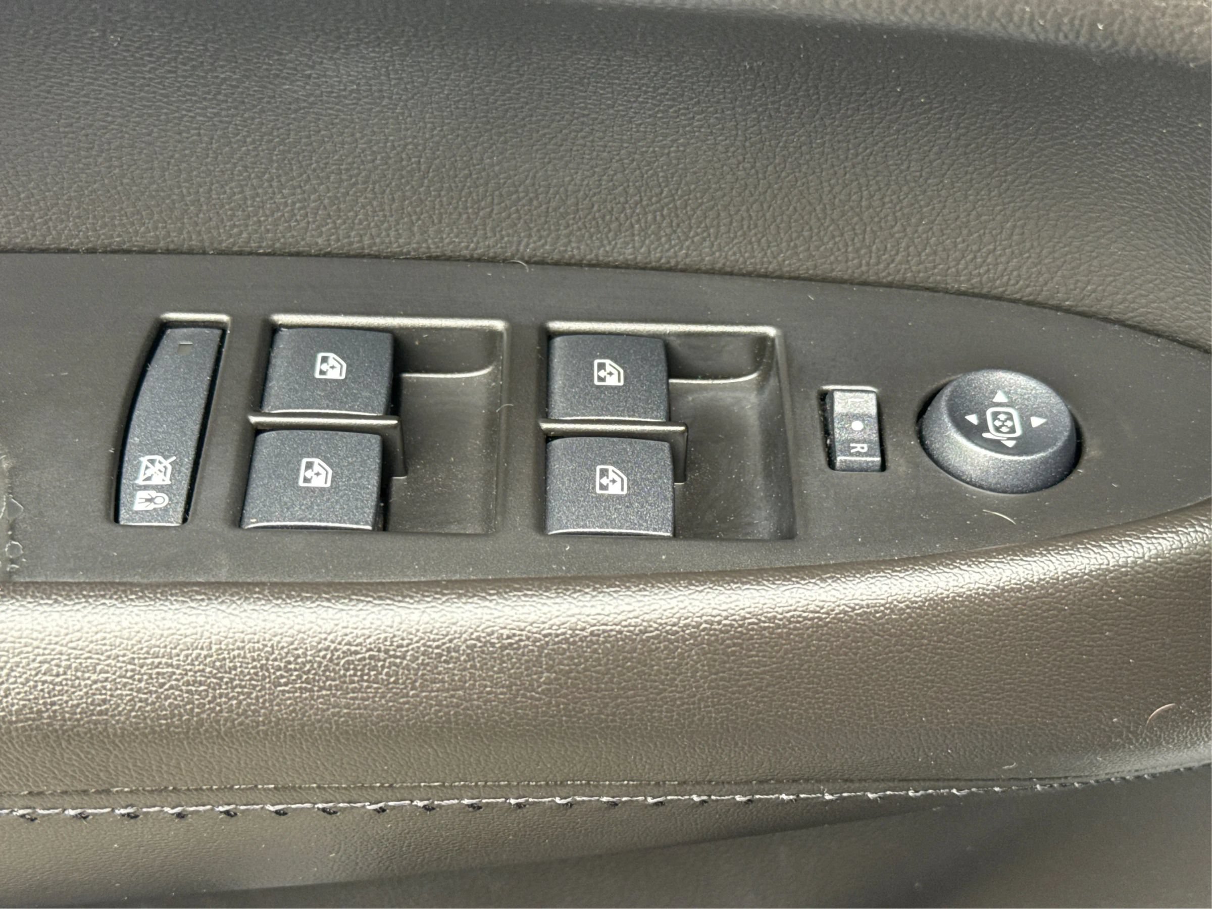 Used 2013 Cadillac ATS Premium w/ Cold Weather Package RWD image 19