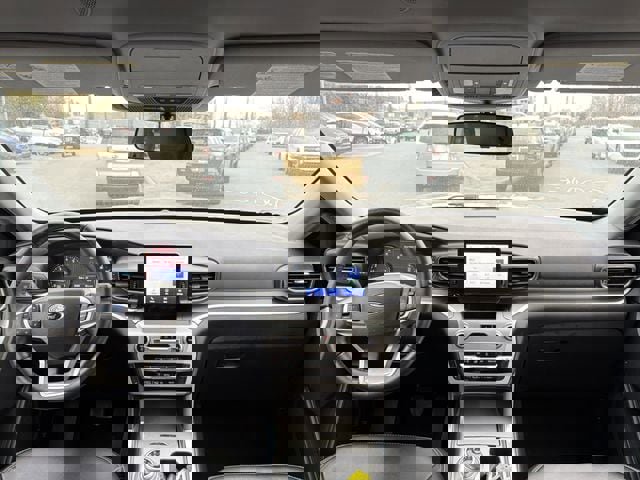 Used 2021 Ford Explorer XLT w/ Equipment Group 202A image 24