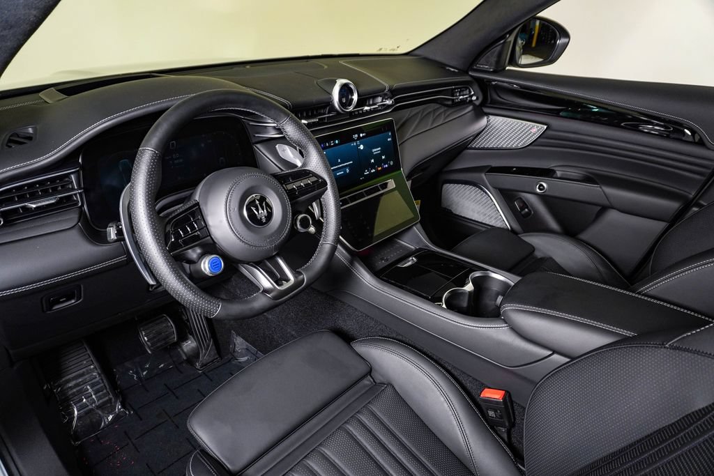 Certified 2025 Maserati Grecale Modena AWD/4WD image 19