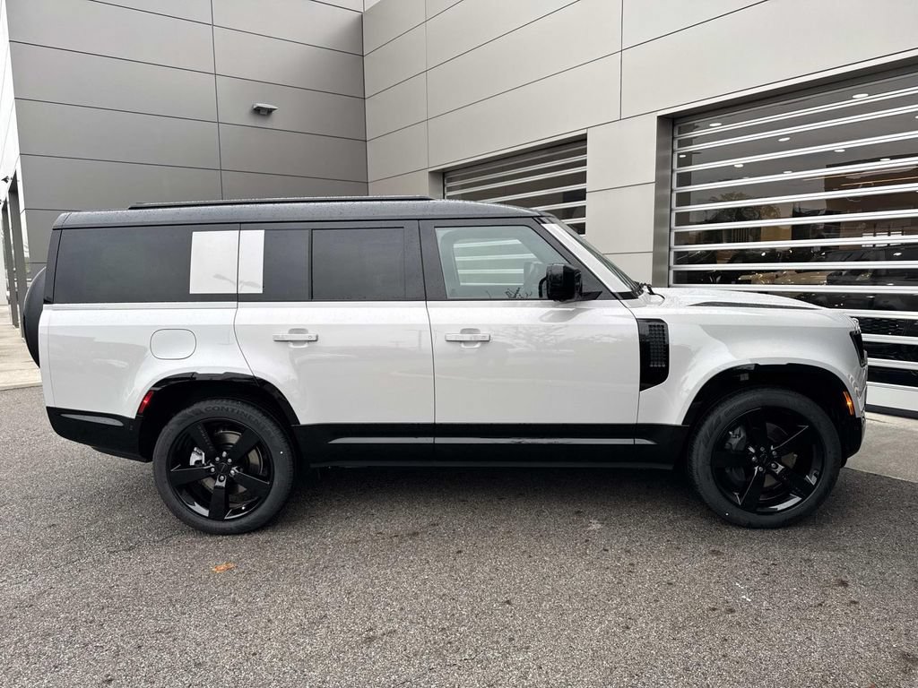 New 2026 Land Rover Defender 130 X-Dynamic SE AWD/4WD image 8