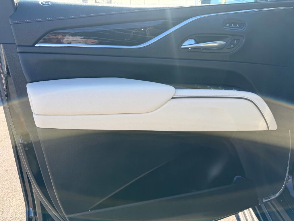 Used 2021 Cadillac Escalade ESV Sport w/ Driver Assist Tech Package image 9