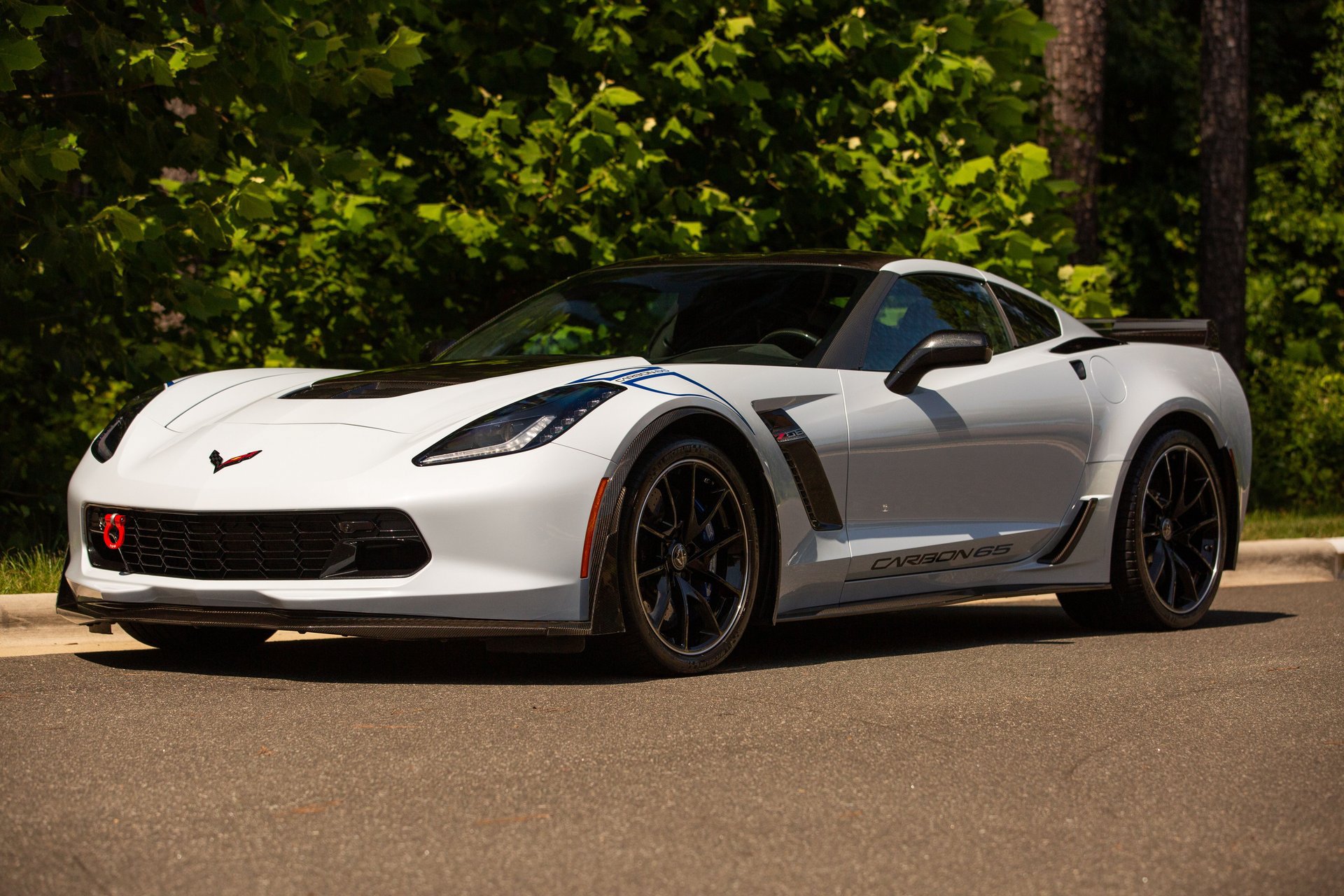 Used 2018 Chevrolet Corvette Z06 w/ Carbon 65 Edition RWD image 14