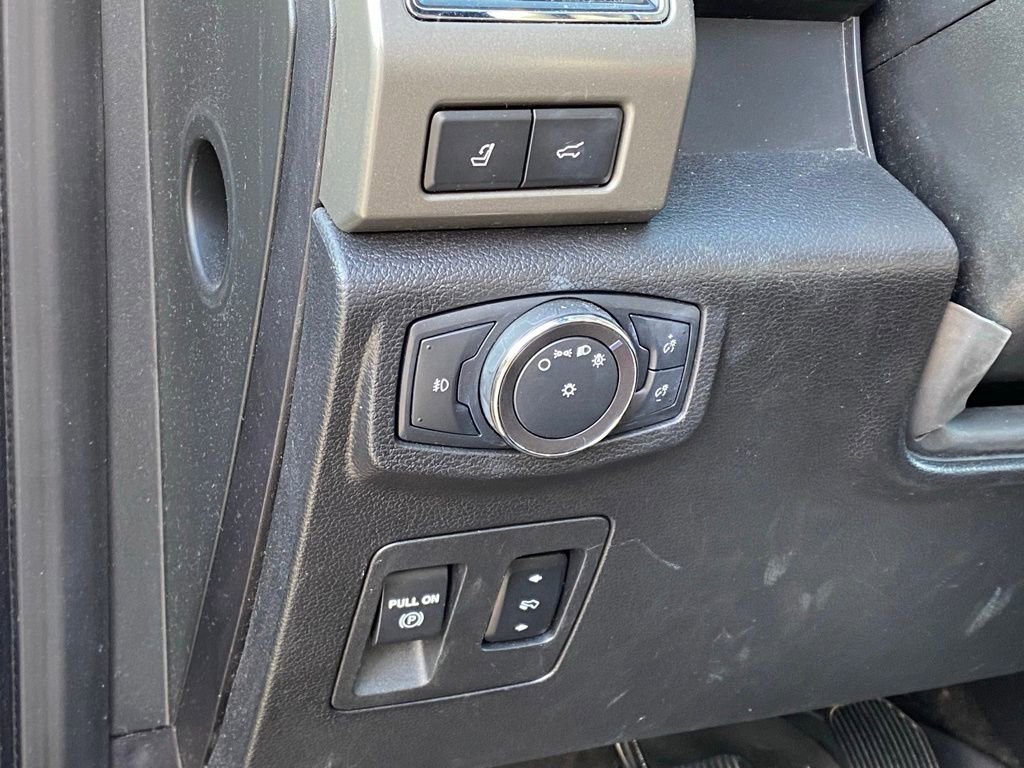 Used 2019 Ford Expedition Max XLT w/ Equipment Group 202A image 9