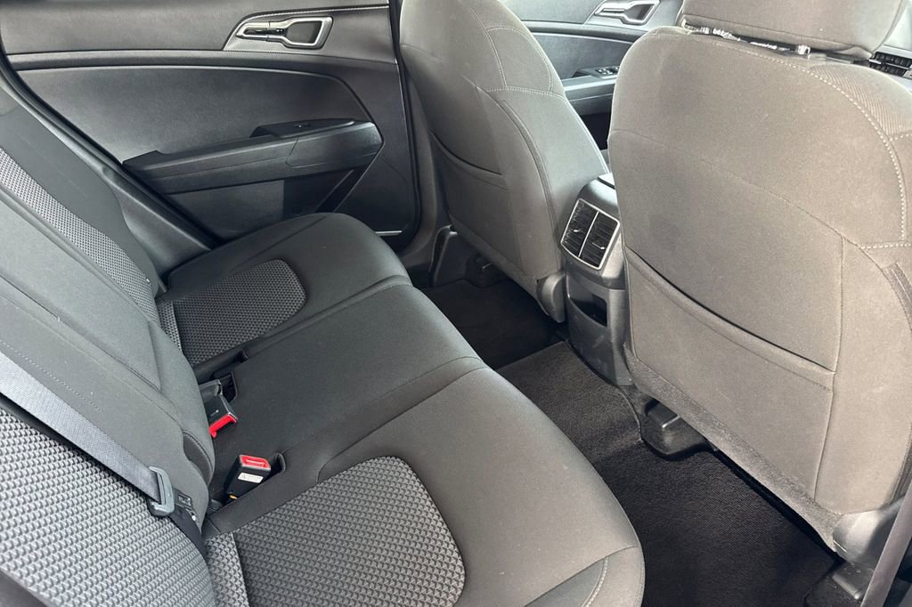 Used 2024 Kia Sportage LX FWD image 24