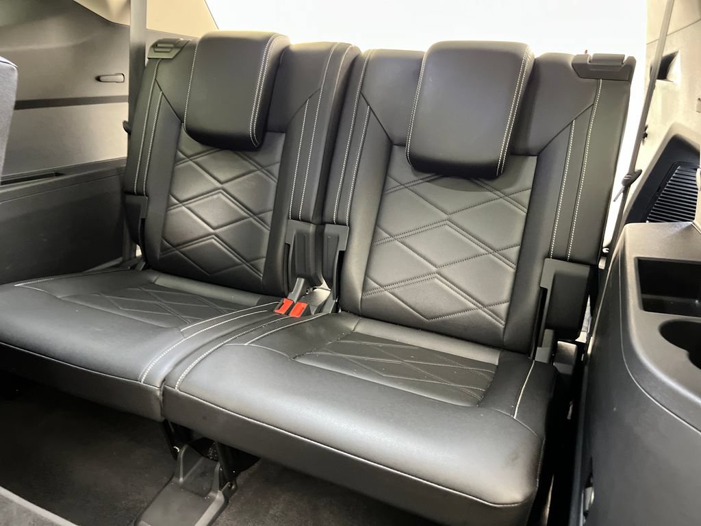 Used 2025 Volkswagen Atlas SE FWD image 24