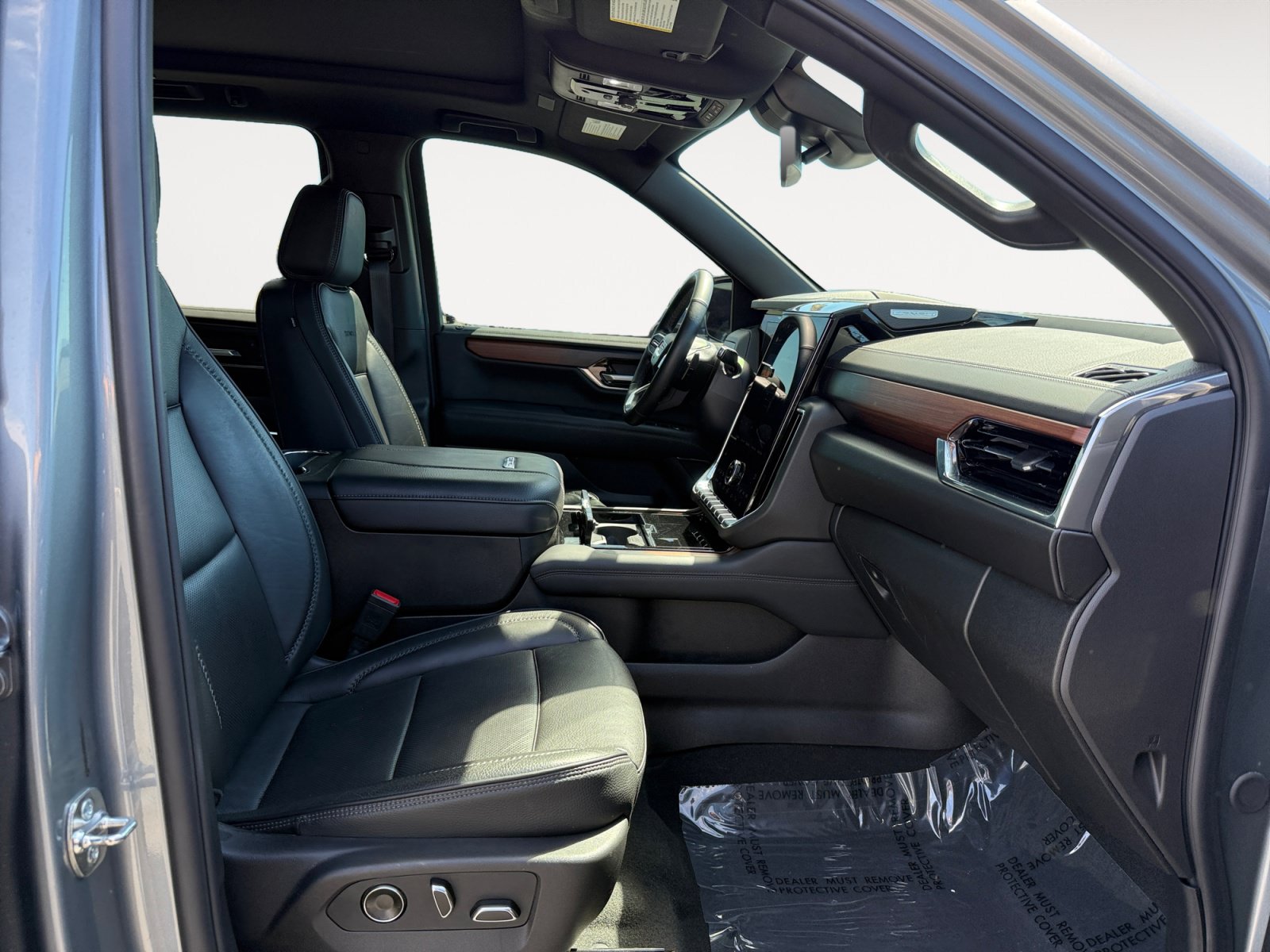 Used 2026 GMC Yukon XL Denali w/ Sun & Power Step Package AWD/4WD image 19
