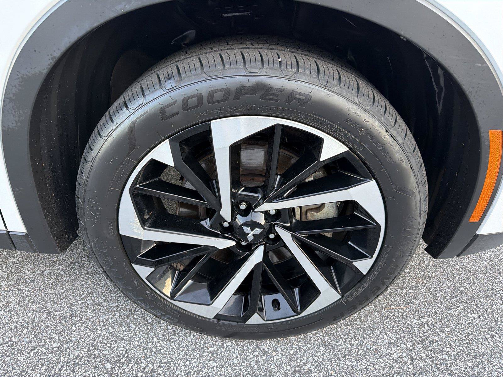 Used 2024 Mitsubishi Outlander SE AWD/4WD image 11