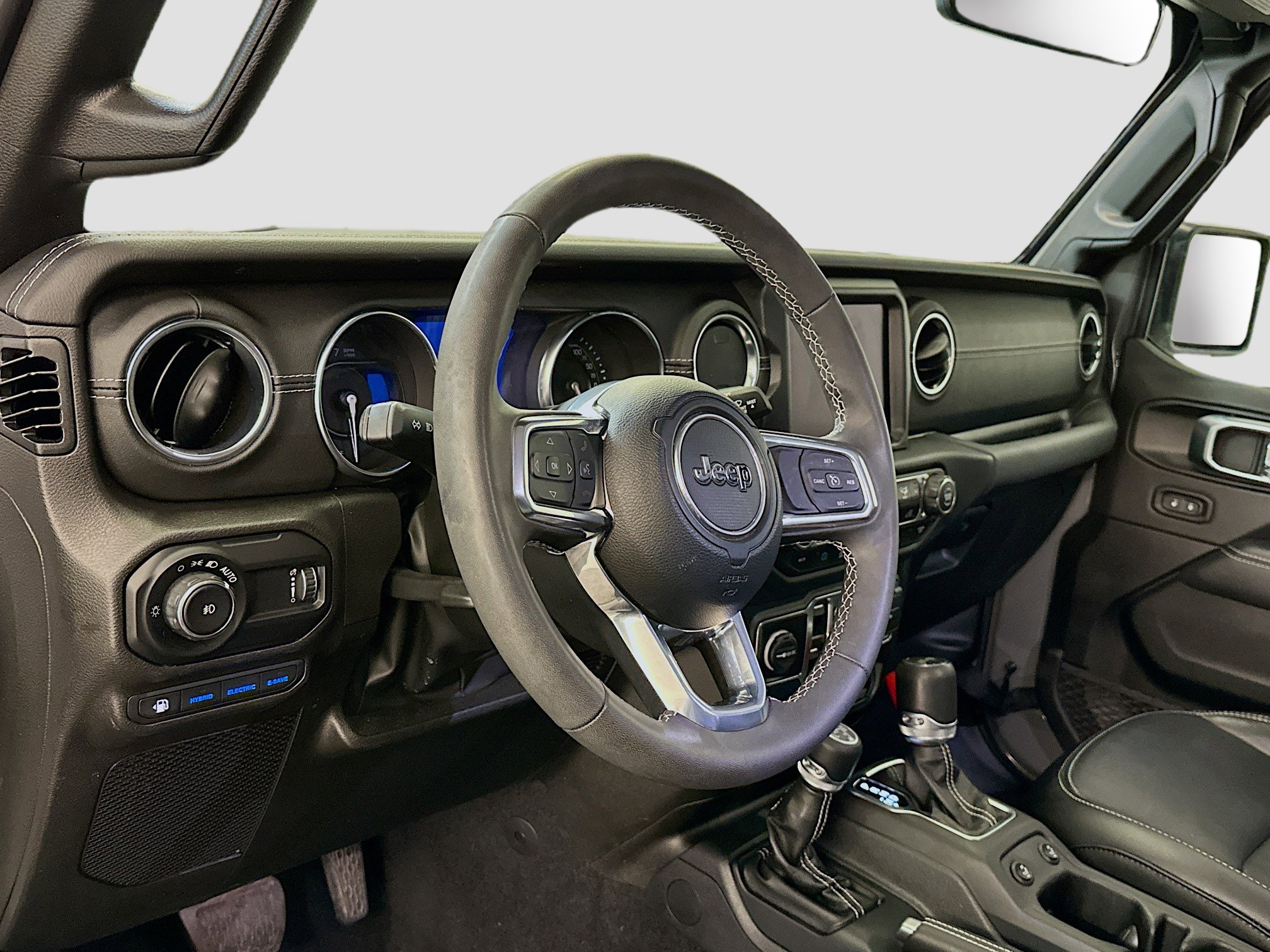 Used 2023 Jeep Wrangler Sahara image 18