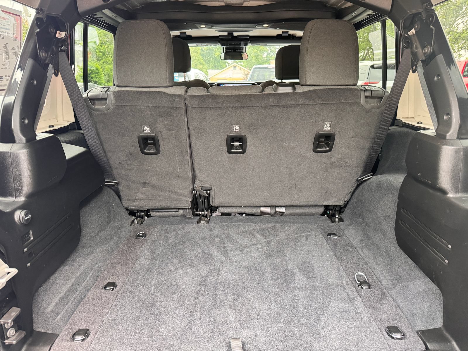 Used 2024 Jeep Wrangler Unlimited Rubicon w/ Dual Top Group AWD/4WD image 6