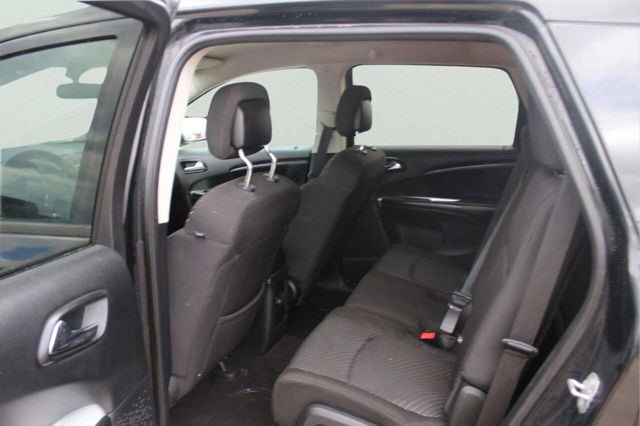 Used 2014 Dodge Journey SXT image 7