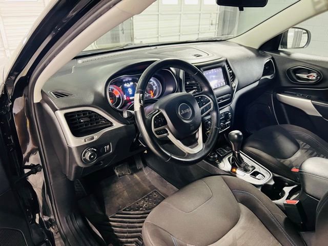 Used 2019 Jeep Cherokee Latitude image 20