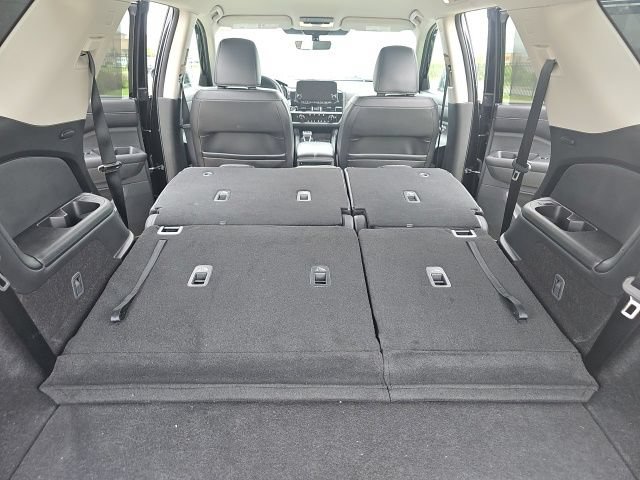 Used 2023 Nissan Pathfinder SL FWD image 24