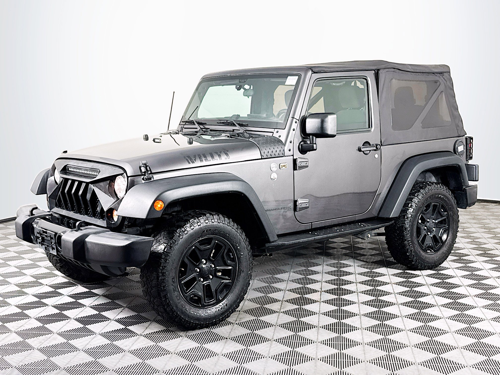 Used 2018 Jeep Wrangler Sport image 4