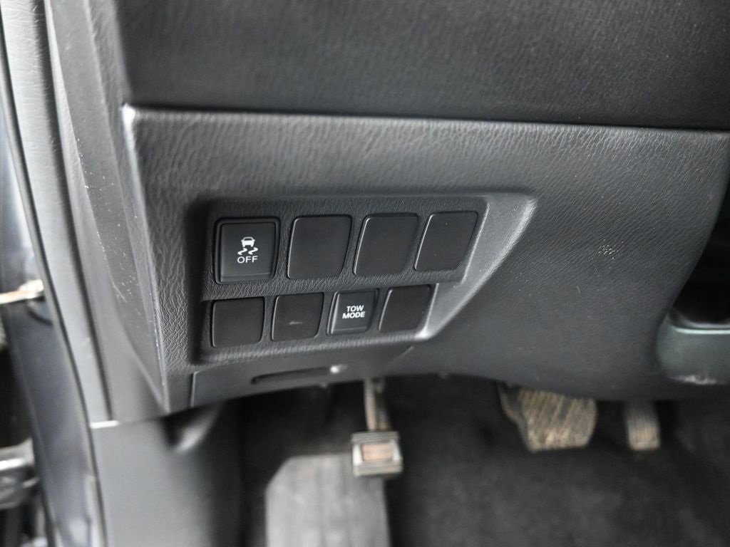 Used 2013 Nissan Pathfinder S image 12