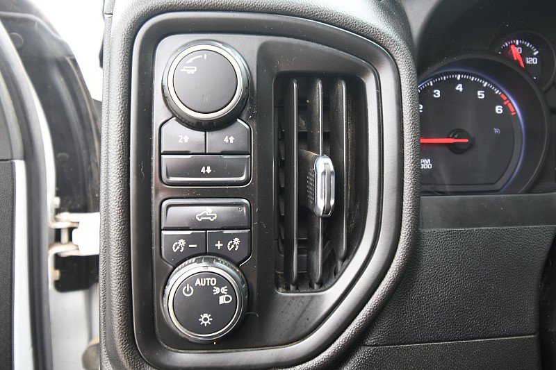 Used 2022 Chevrolet Silverado 2500 Custom AWD/4WD image 10