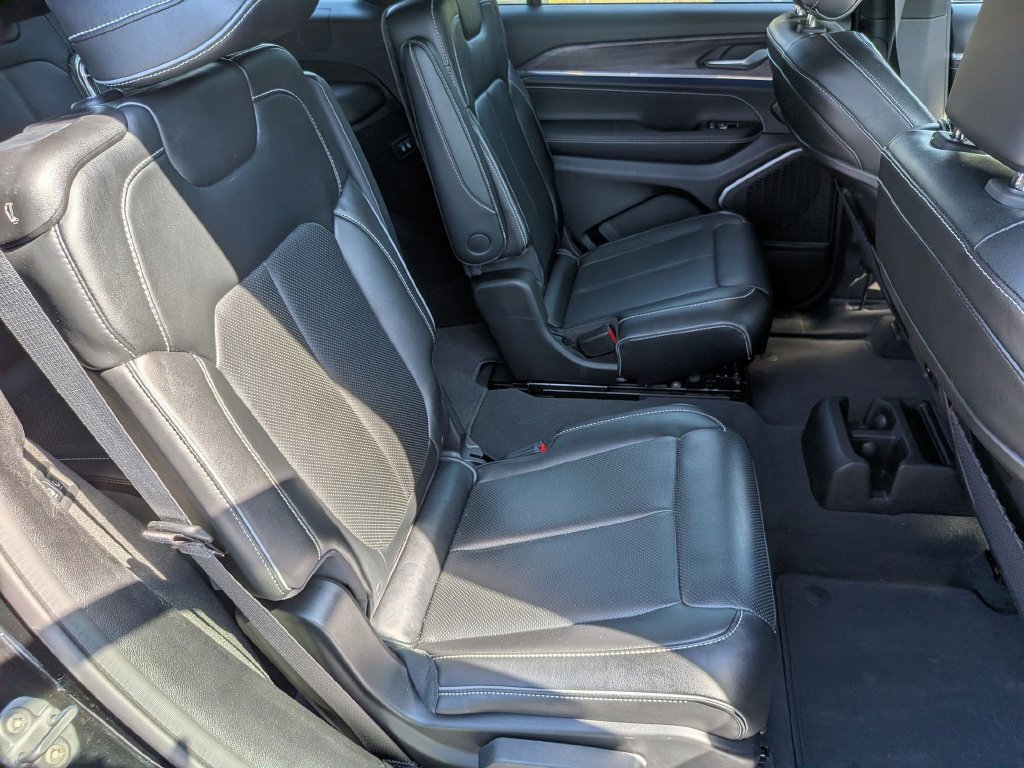 Used 2023 Jeep Grand Cherokee L Overland AWD/4WD image 35